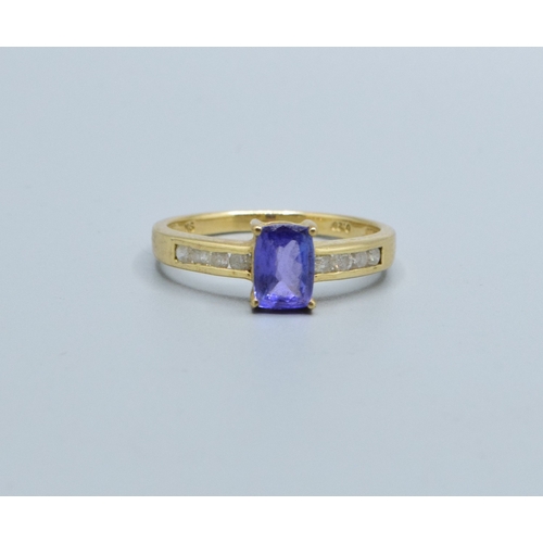 151 - 9ct gold ladies Amethyst and Diamond shoulder ring hall marked in ring as Diamond 0.25cts size P