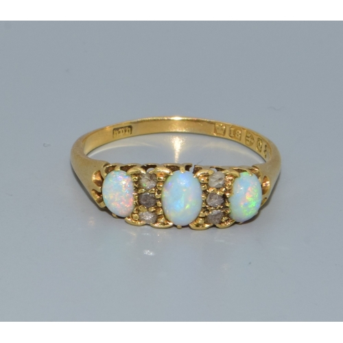 183 - Superb vintage ladies 18ct gold vintage Opal and Diamond ring size P. 3.1grams