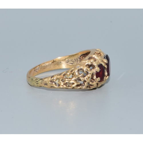 200 - 9ct gold Antique 3 stone Garnet ring in an open work setting size N, 4.0grams
