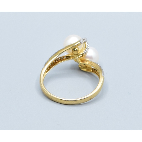 346 - 9ct gold ladies cultured Pearl and Diamond dress ring size P, 2.9grams