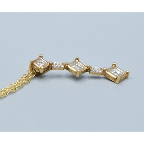 272 - 9ct gold drop Diamond pendant necklace on a 9ct gold chain of 38cm pendant drop of 3cm 2.7grams