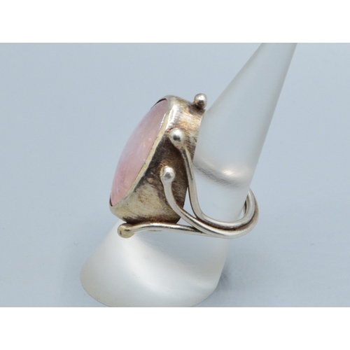 55 - Superb 925 silver ladies Art nouveau inspired Large Oval&nbsp; Rose quarts Statement ring the head b... 