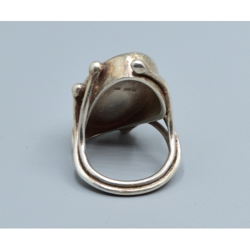 55 - Superb 925 silver ladies Art nouveau inspired Large Oval&nbsp; Rose quarts Statement ring the head b... 