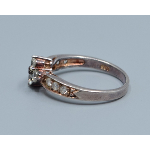 143 - 925 silver ladies clear gem set dress ring size O