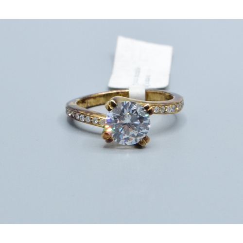 149 - New with Tag 925 silver/gold large ladies Solitaire dress ring size P