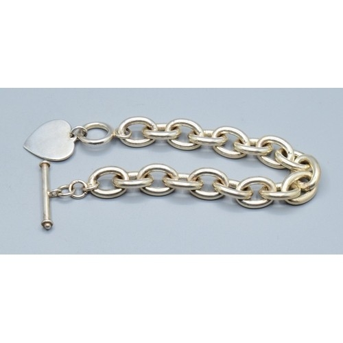 150 - Substantial heavy 925 silver curb link 