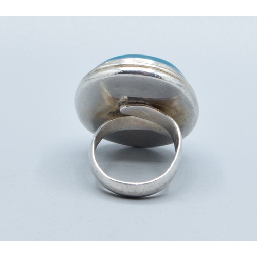 15 - Huge ladies 925 silver oval Agate statement ring the head being 35x28mm in an enclosed setting size&... 
