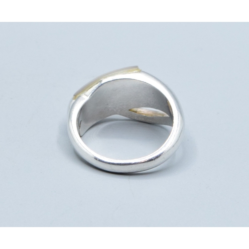 23 - 925 silver ladies contemporary design Mother of Pearl ring size Q