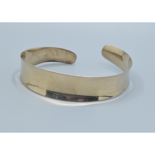 204 - Mixed 925 silver jewellery 2 925 silver bangles a 925 silver ring together with 925 silver cufflinks... 