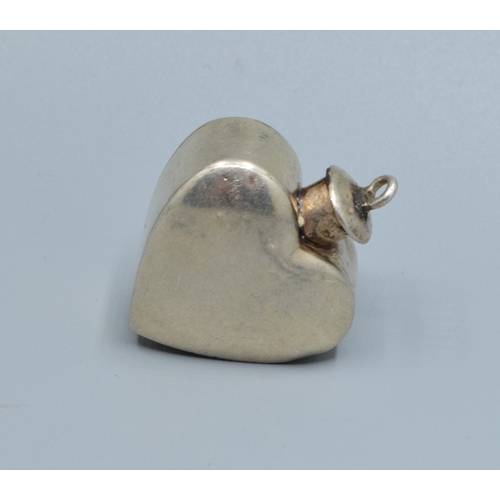 225 - Good selection of 925 silver loose pendants (12) 32grams