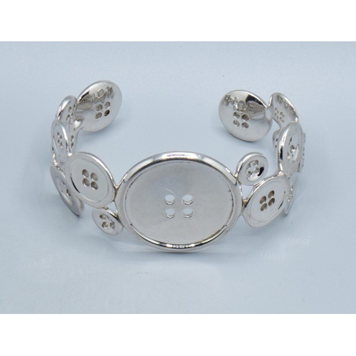 292 - Rare unusual heavy 925 silver solid Button bracelet 33mm at widest 18mm at narrowest 67grams&nbsp;
