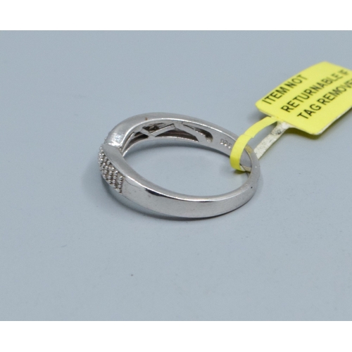 758 - New with Tag 925 silver ladies accent Diamond Chevron design ring size Q