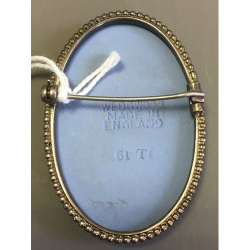 779 - Silver Hallmarked Compact/Purse Mirror together with a Large Vintage Wedgewood Brooch Mounted in a W... 