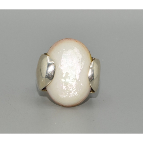 856 - 925 silver ladies Pearl dress ring held with twin side claws size M