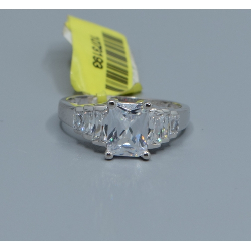 818 - New with Tag 925 silver ladies clear gem set statement ring with a graduating design size P