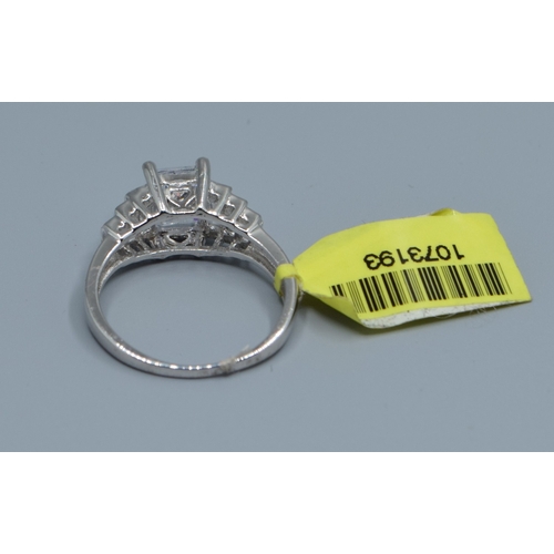 818 - New with Tag 925 silver ladies clear gem set statement ring with a graduating design size P