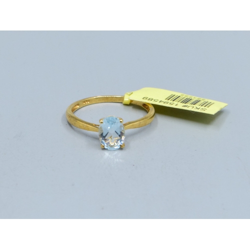830 - New with Tag 925 silver/gold solitaire Aquamarine colour ring size Q