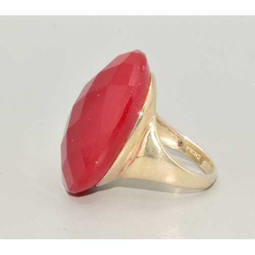 815 - 925 silver facetted large oval red gem stone statement ring size L