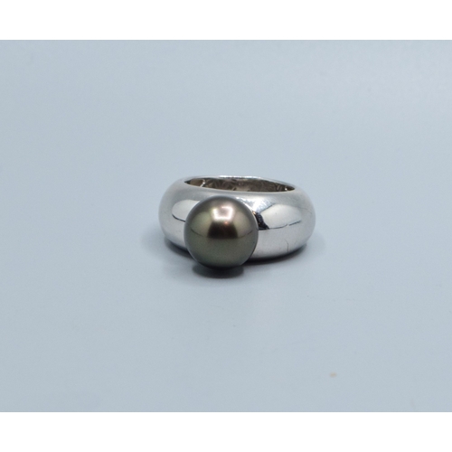 793 - 925 silver ladies large design South Sea pearl single stone dress ring on a solid band size Q