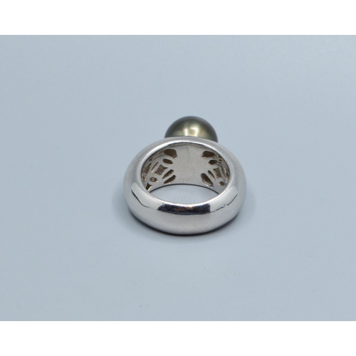 793 - 925 silver ladies large design South Sea pearl single stone dress ring on a solid band size Q