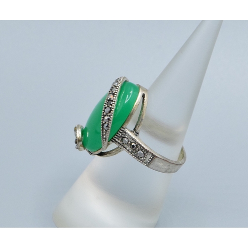 783 - 925 silver ladies Green Chalcedony with fancy Marcasite weave decoration statement ring the head siz... 