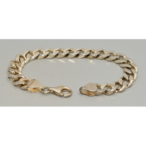 859 - 925 silver flat link bracelet with lobster claw catch 18cm long 31grams