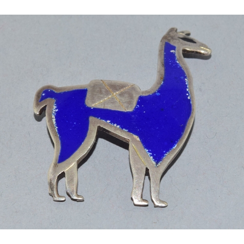 819 - Collection of native silver brooches to include Navajo and Taxco