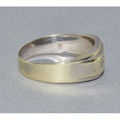 524 - 9ct white gold gents signet ring with accent Diamond marked as diamond in the ring size U. 3.0grams
