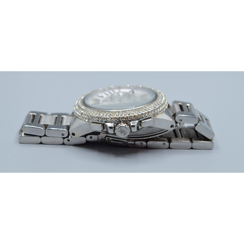 508 - Gents Michael Kors fashion watch with subsidiary dials and sweep second hand on a stainless steel st... 