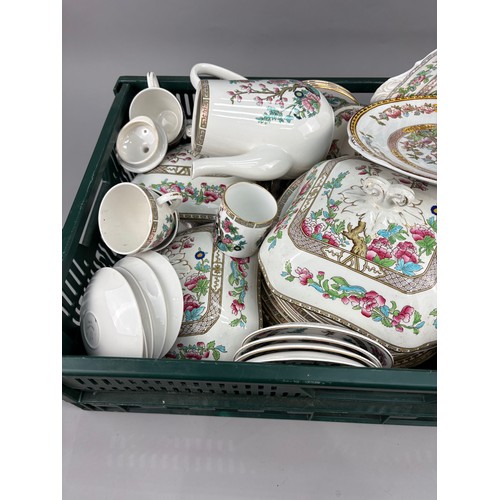 526 - A job lot of indian tree pattern dinner ware.