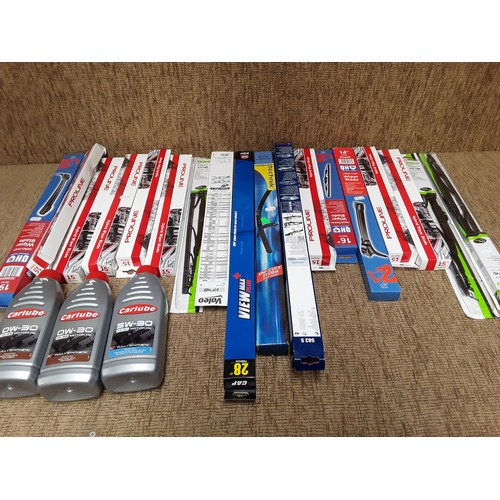 26 - Large quantity of windscreen wiper blades and engine oil