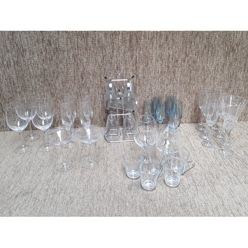 137 - Box of modern glassware