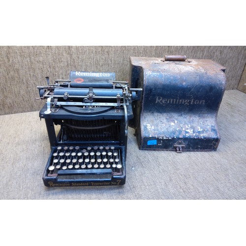 734 - Antique Remington standard typewriter No:7