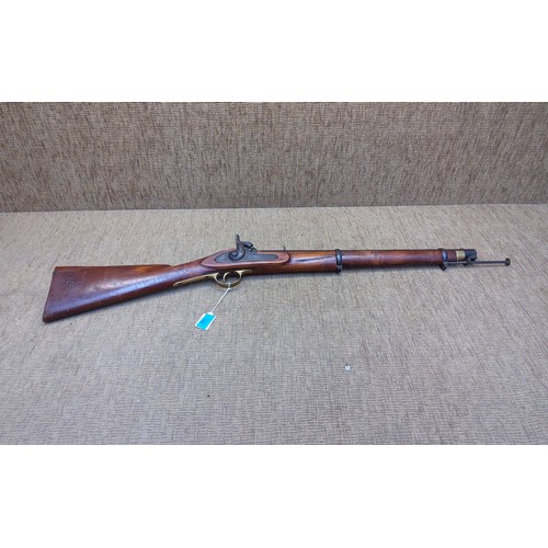 740 - Enfield Artillery/Navy Carbine or Musketoon. Walnut stock and hinged ram rod. Bracket flitted to the... 