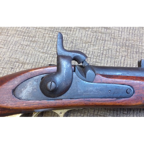 740 - Enfield Artillery/Navy Carbine or Musketoon. Walnut stock and hinged ram rod. Bracket flitted to the... 