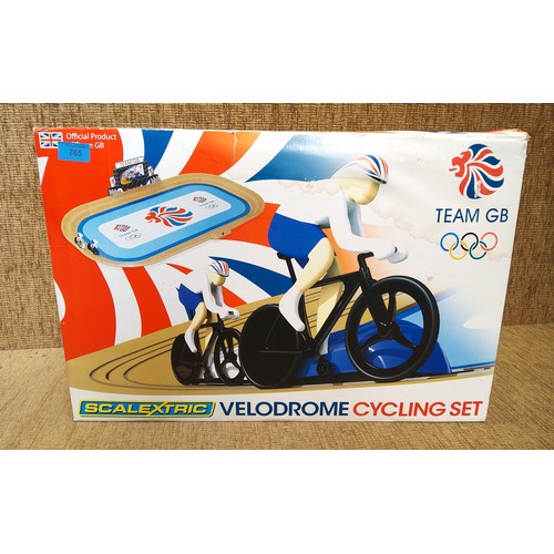 765 - Scalextric Velodrome team GB olympic cycling set.