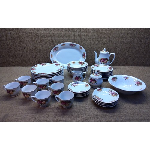 263 - Royal Norfolk dinner service.