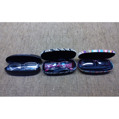 288 - Approx. 50 pairs of fashionable sunglasses.