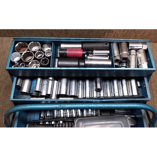 134 - Canteen tool box full of rachets extensions and over 100 chrome vanadium sockets. ( check photos for... 