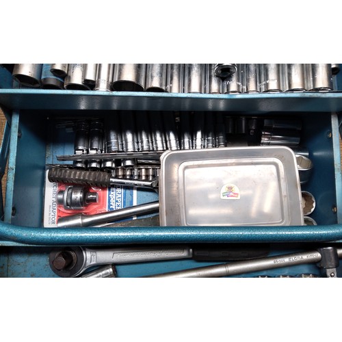 134 - Canteen tool box full of rachets extensions and over 100 chrome vanadium sockets. ( check photos for... 