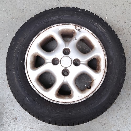 387 - 5 Car wheels with alloys including Two Sailfish NS601 185/65R14, one Futurum HP 185/6.5R14 Event and... 