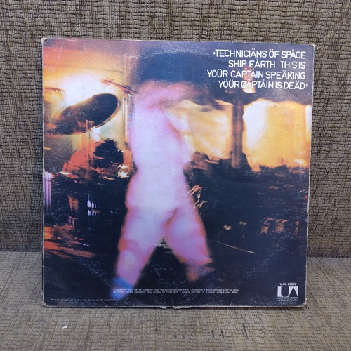 705 - Vinyl records/LPs: Hawkwind - X in search of space.