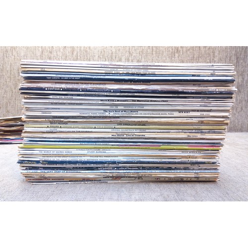 173 - Selection of easy listening Vinyl LP's including Jonny Cash