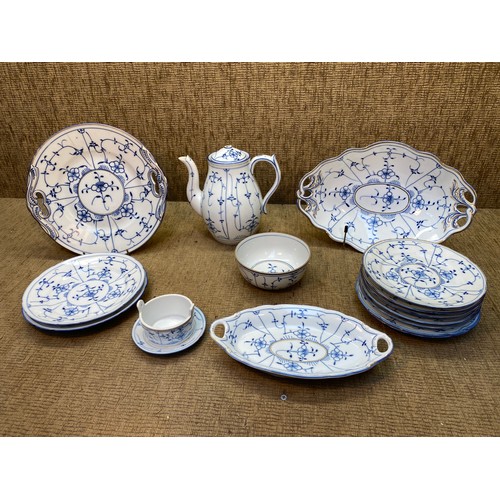 717 - Swaine and co Huttensteinach part dinner service 14 piece.