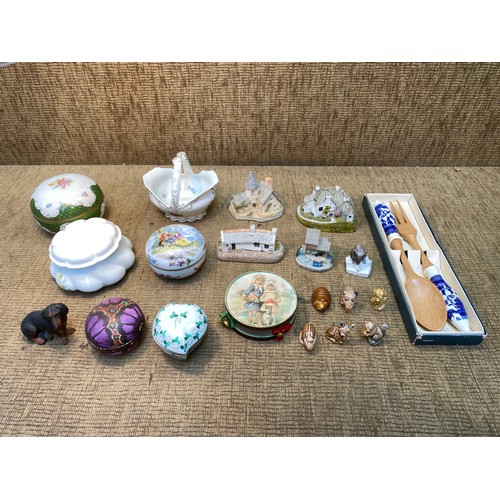 736 - Vintage miniature whimseys and 7 European porcelain trinket boxes some hand painted.