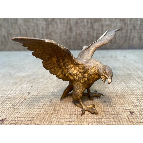 1049 - Small bronze Eagle statue 8cm tall.