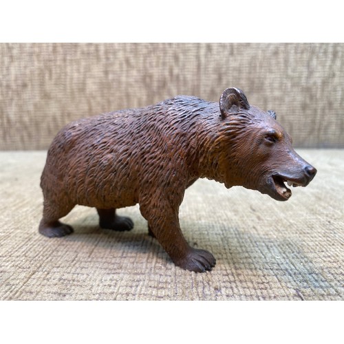 1050 - An Antique bronze grisly bear 6cm x 12cm.