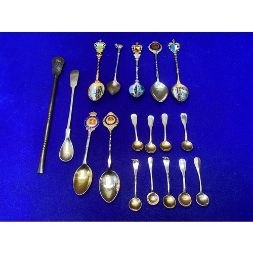 1052 - Collection of mostly continental antique silver spoons stamped 800.