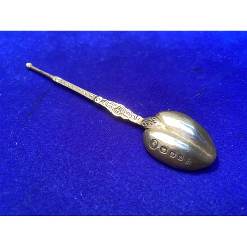 1057 - Antique 1914 sterling silver anointing spoon 110mm London Royal Coronation.