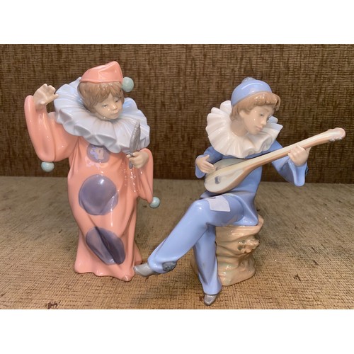 1270 - Two Lladro Nao clown statues 21cm tall.